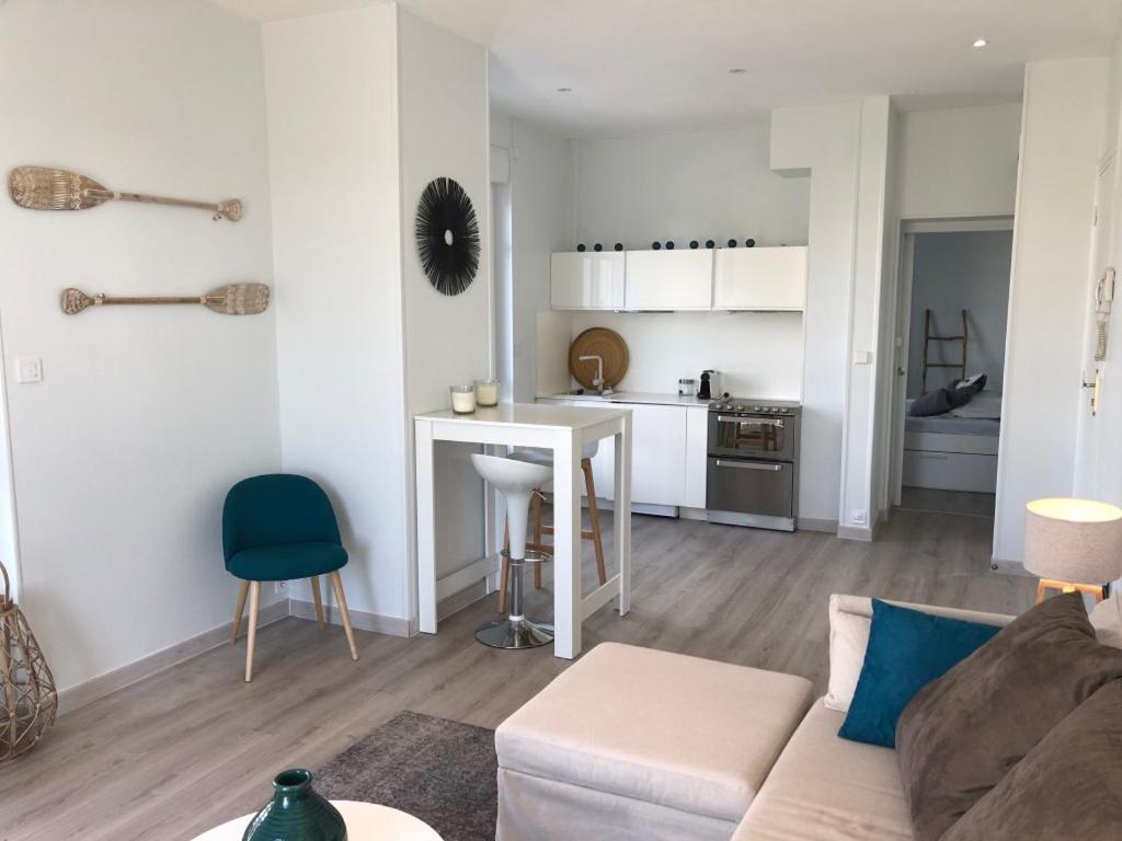 Appartement Avec Vue Mer A Pontaillac Роаян Екстериор снимка